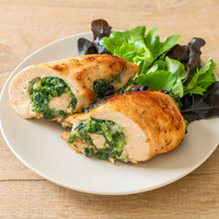 Una receta para salir del paso con algo saludable: pechugas de pollo rellenas con un cream de espinacas