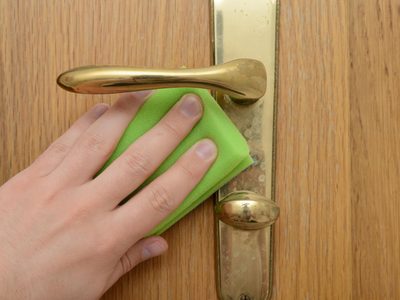 El truco infalible para que las puertas de tu casa vuelvan a verse nuevas sin usar pintura