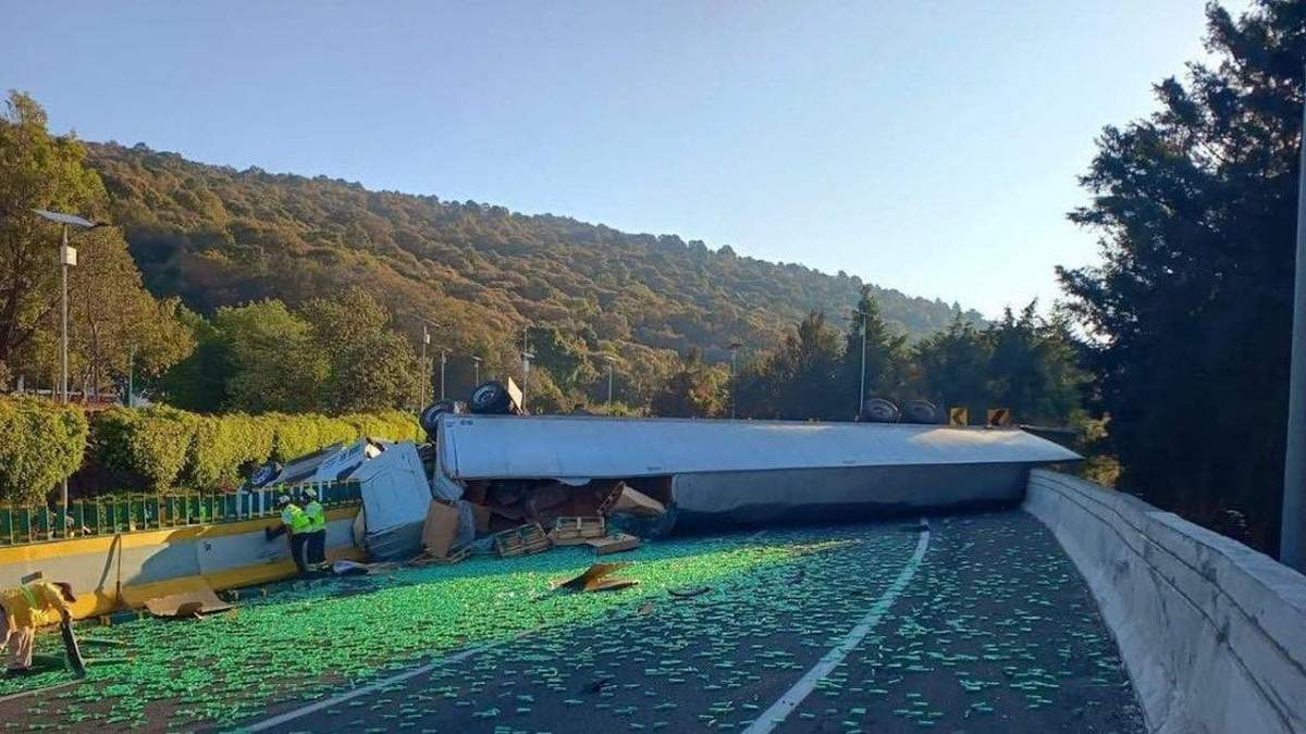 El tráiler volcado