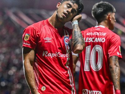 Argentinos Juniors derrotó a Belgrano y por ahora deja afuera a River de la Libertadores