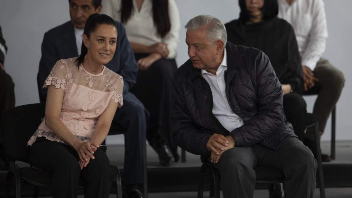 Sheinbaum y López Obrador en un acto público en la CDMX