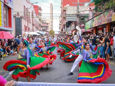 Con un fuerte dispositivo de seguridad Evelyn Salgado encabezó el tradicional paseo del Pendón