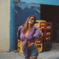 "Hoy toca sofá": Laura Matamoros enamora con un bronceado perfecto y rostro al natural