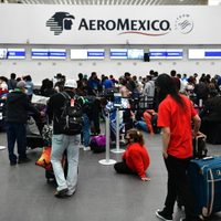 Aeroméxico cancela 43 vuelos por brote de coronavirus entre su personal