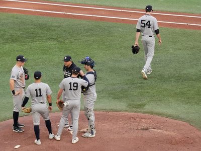 Yankees regresan a casa al borde de la eliminación tras dos derrotas consecutivas en Toronto