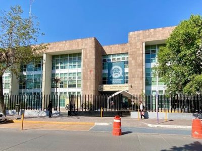 Hallan los cuerpos de una mujer y tres hombres flotando en un río de SLP
