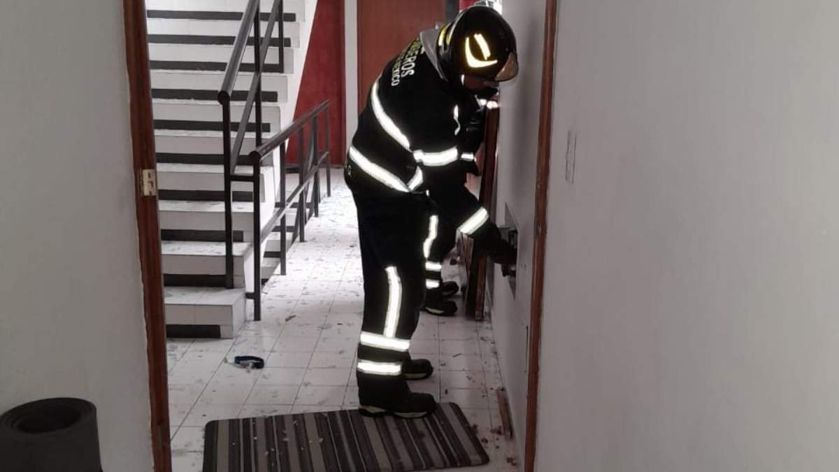 Bomberos en el sitio del flamazo