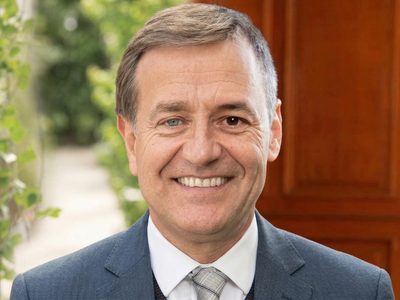 ¿Cuál es la diferencia entre la casa que no declaró Adorni y la de Rodolfo Suarez?