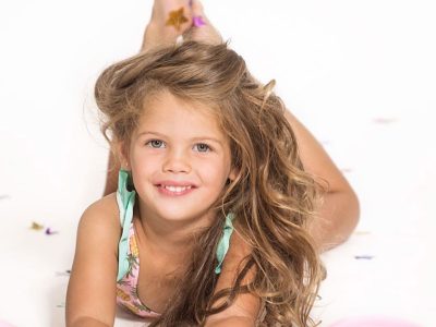 Juego de sirenas: así se divierten en la pileta Wanda Nara y Francesca Icardi