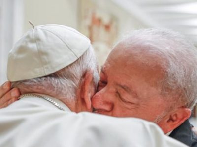 El Papa y  Luiz Inácio Lula da Silva hablan de la paz en un encuentro en el Vaticano