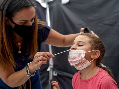 Los niños son más propensos a padecer síntomas prolongados del coronavirus, según un estudio