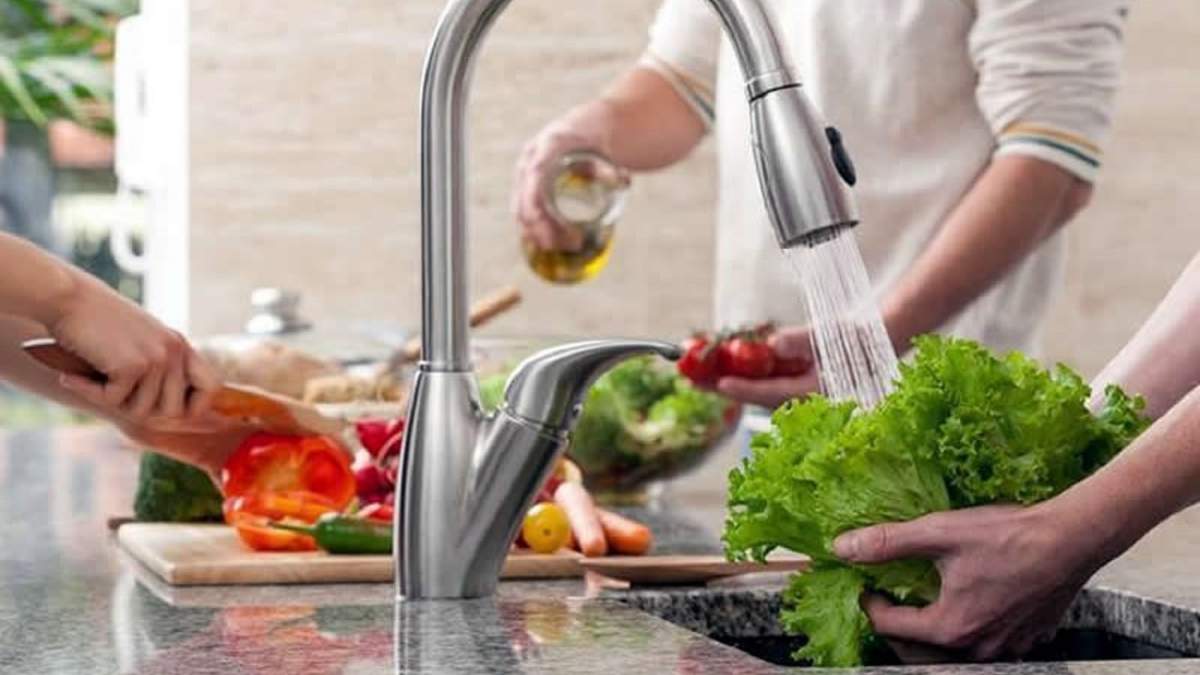 Destinado para quienes están en contacto permanente con alimentos. Fuente: (Twitter).