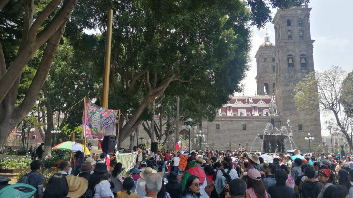 Protesta contra el cablebús en Puebla