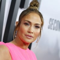 De la nominación a la crítica: Jennifer López fue defenestrada en Twitter por esta foto sin edición