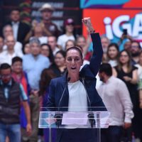 Sheinbaum ocupa el centro de la atención en el acto de Clara Brugada
