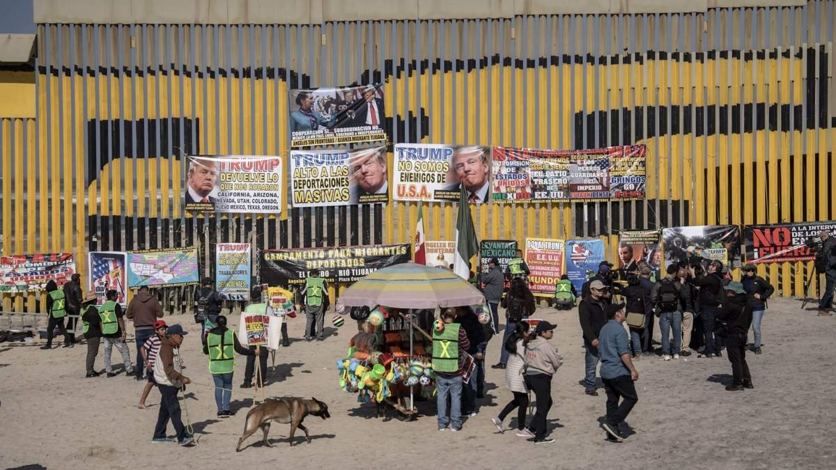 Primer día de Trump deja protestas y varados en garitas de Tijuana