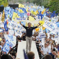 Yunes Márquez, al cobijo de un "ejército burocrático"