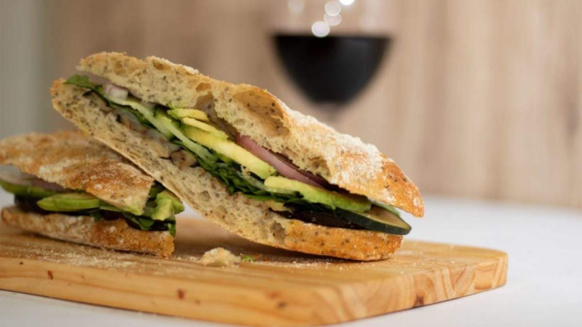 Vinos y sandwiches. Fuente: (Instagram)