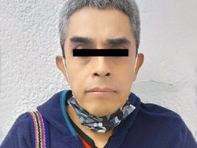 Dejó que un sujeto tocara a su hija de 12 a cambio de un celular; madre y abusador están detenidos