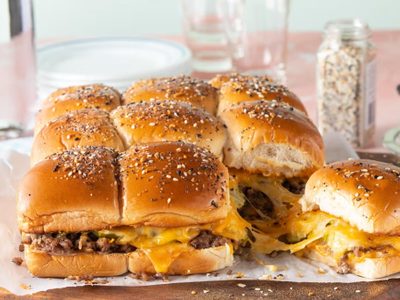 Silders de hamburguesa: no te compliques para la juntada y hacé esta receta práctica para chuparse los dedos