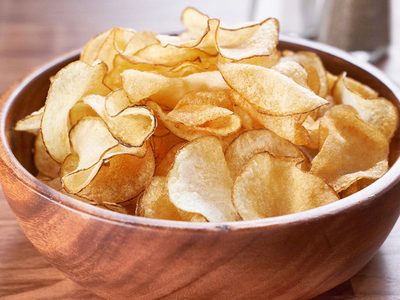 Papas chips en forma enrollada: no gastes en el supermercado y hacelas en casa, súper crujientes
