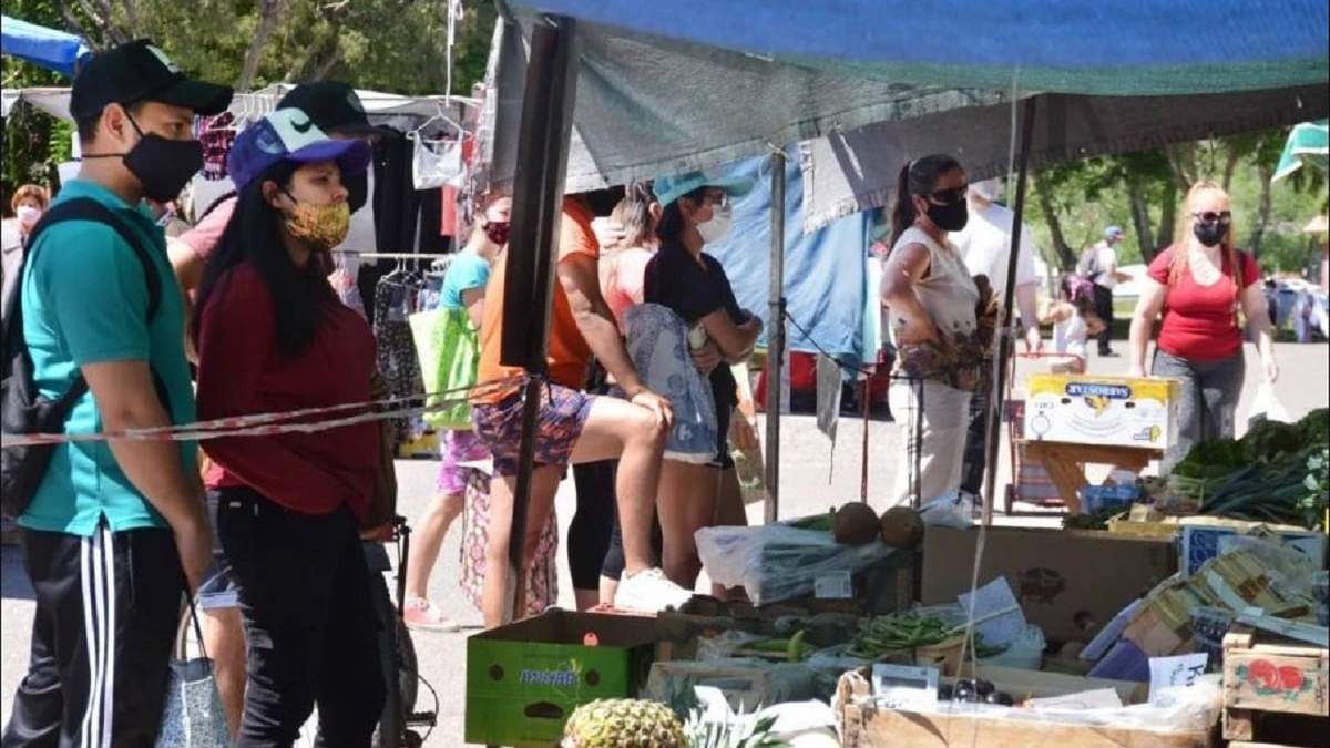 La feria que funciona en el predio de Boca, será trasladada para construir las viviendas. Fuente: (Diario RN)