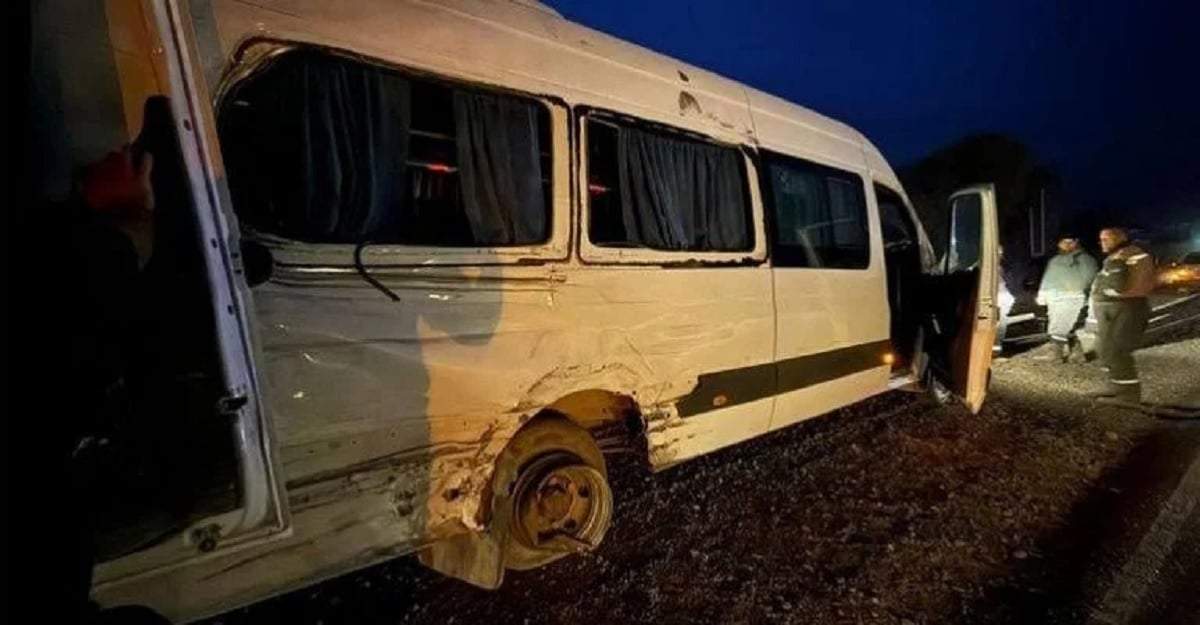 La trafic que transportaba a los operarios. Fuente (X)