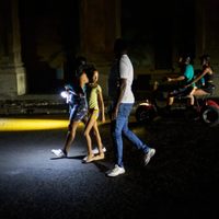 La red eléctrica de Cuba colapsa, dejándola sin electricidad por tercera vez este mes