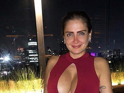 "Bye 2019": Celia Lora le dio la bienvenida al 2020 con diminuta prenda. ¡Mucha piel y lomazo!