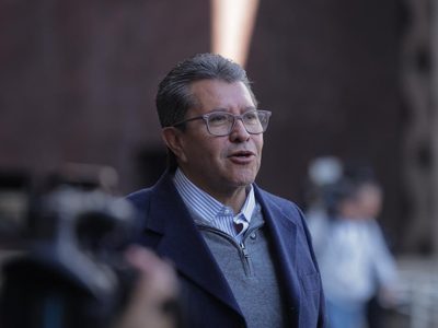 No habrá reducción de plurinominales en reforma electoral: Ricardo Monreal