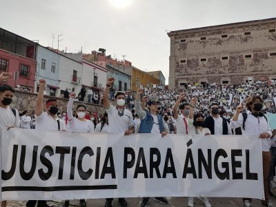 Miles de alumnos marchan en Guanajuato al grito de “¡Ángel no huyó, la Guardia lo mató!”