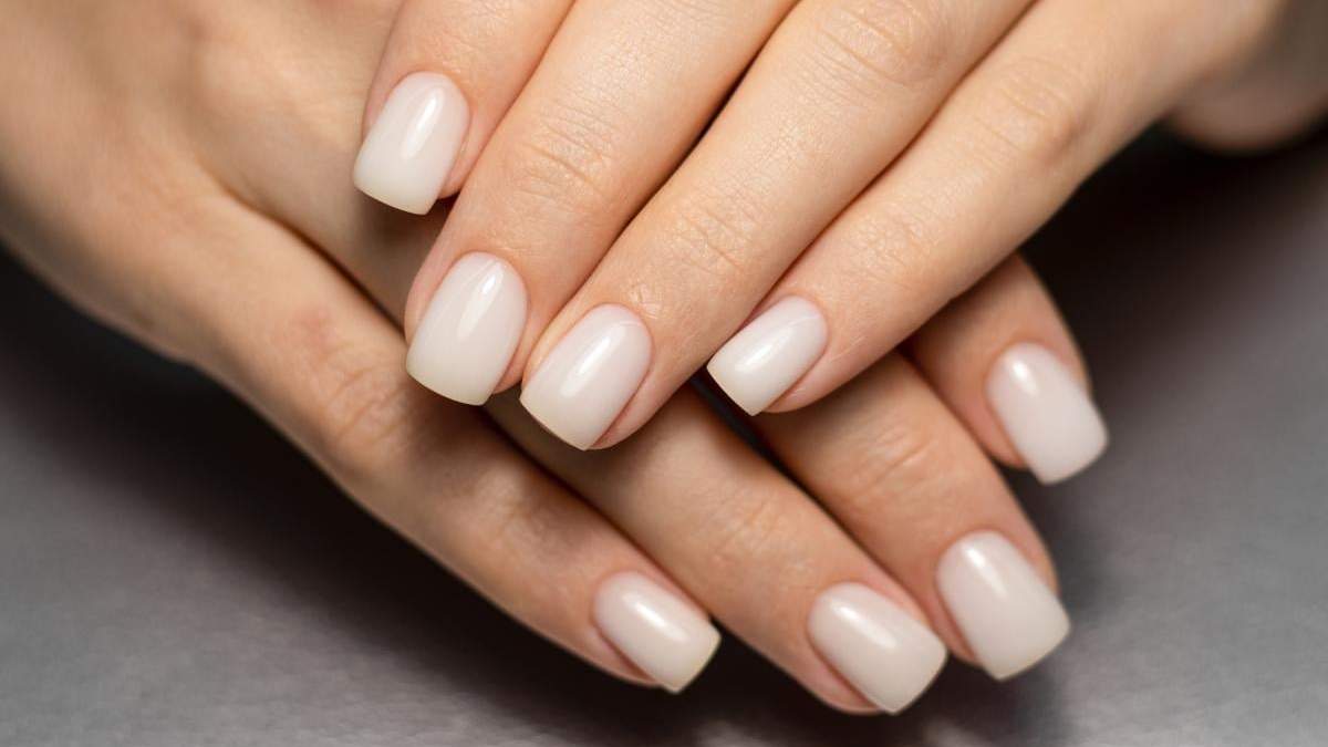 Diseños de Nail Art que son tendencia en +40. Fuente: (X)