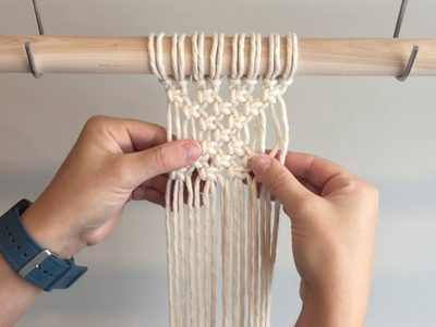 Si se rompió la cortina de casa, no compres otra: así podés hacer una nueva con algunos cordones que ibas a tirar