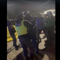 Inspectores y policías fueron agredidos durante un operativo contra los escapes libres y alcoholemias