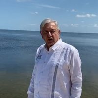 AMLO conmemora el Día del Trabajo; evita dar logros de su gobierno "por la veda electoral"
