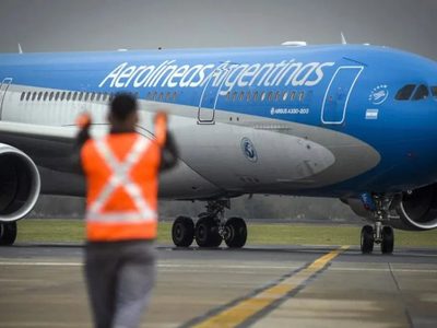 Un avión de Aerolíneas Argentinas con destino a Miami recibió una amenaza de bomba