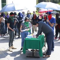 Estudiantes de la UAEMex ofrecen levantar paros a cambio de la renuncia del rector