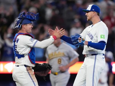 Lanzadores de los Blue Jays establecen récord en la MLB con 50 ponches en los primeros 3 juegos