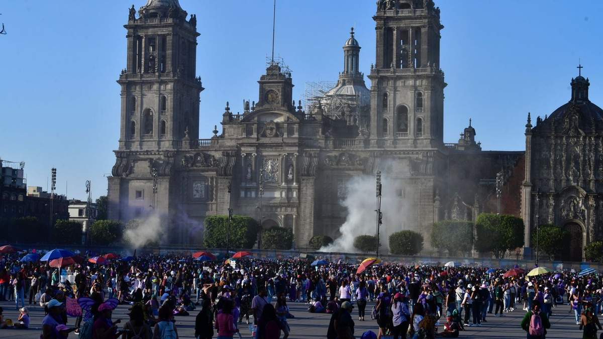 Gas lanzado desde Catedral