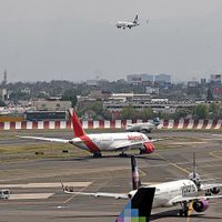 Pilotos y controladores lanzan SOS al gobierno de la 4T