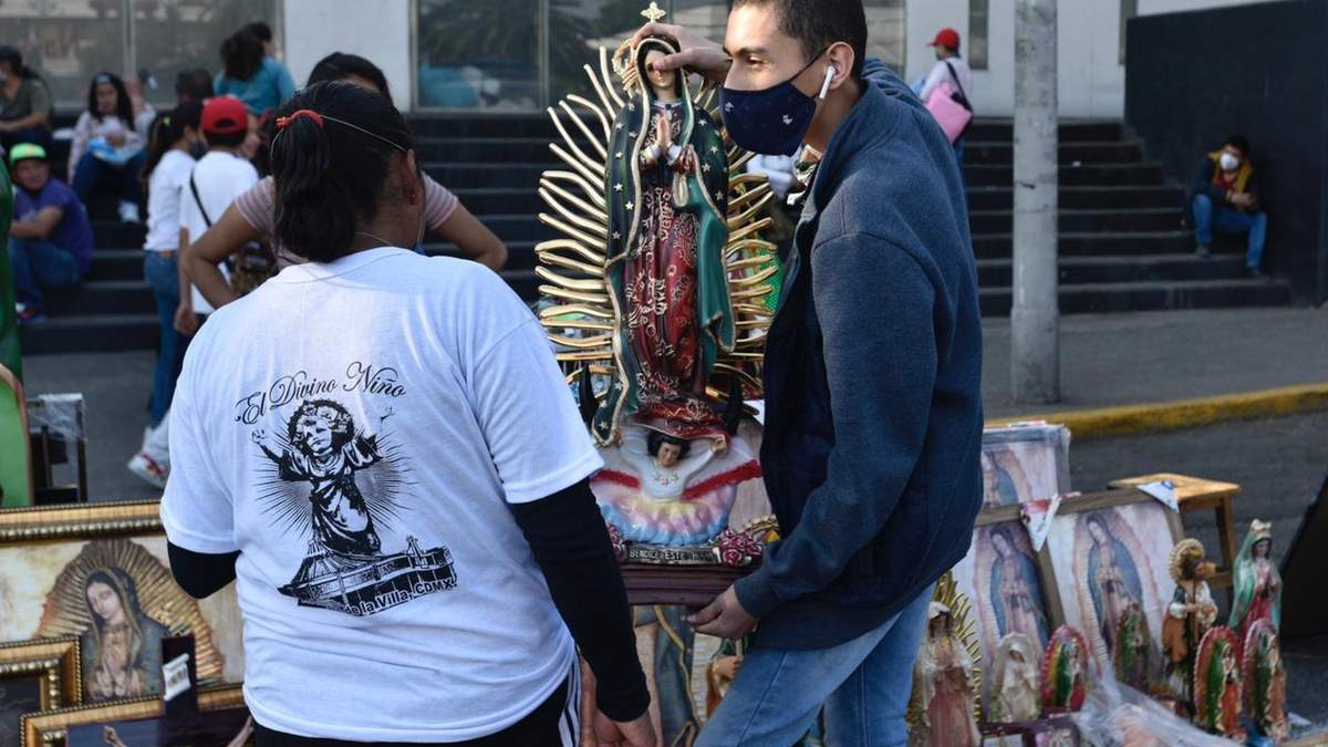 Peregrinos rumbo a la Basílica de Guadalupe