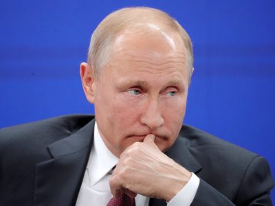 Abrumado por las muertes récords en Rusia, Putin decretó nuevas medidas para intentar frenarlas