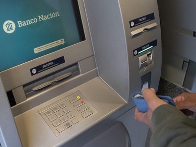 En febrero, los salarios volvieron a perder contra la inflación