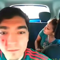 Golpea a un conductor de Didi tras confundirlo con el amante de su novia (Video)