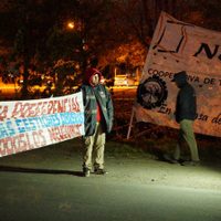 Trabajadores de Cerámica Neuquén levantaron el corte en la Ruta 7 y exigen respuestas para restablecer la energía