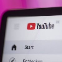 YouTube relaja sus pautas de monetización para cuestiones "controvertidas" como el aborto