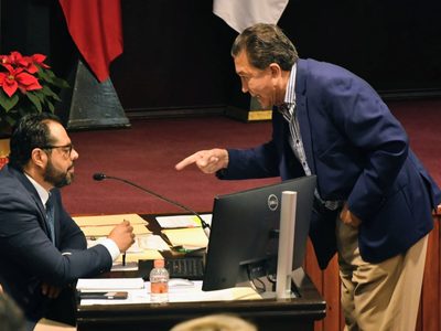 Diputado Héctor Yunes amenaza e insulta a secretario de finanzas en el Congreso de Veracruz (Video)