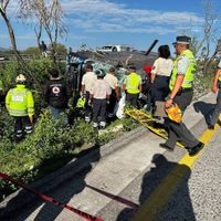Autobús de pasajeros volcó en la México-Querétaro: seis muertos y 15 heridos
