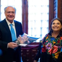 Brugada entrega llaves de la CDMX al vicepresidente de Brasil para "fortalecer lazos polítcos"