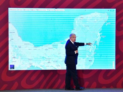 Probable, que se importe balasto de Cuba para tramos del Tren Maya en Quintana Roo: AMLO